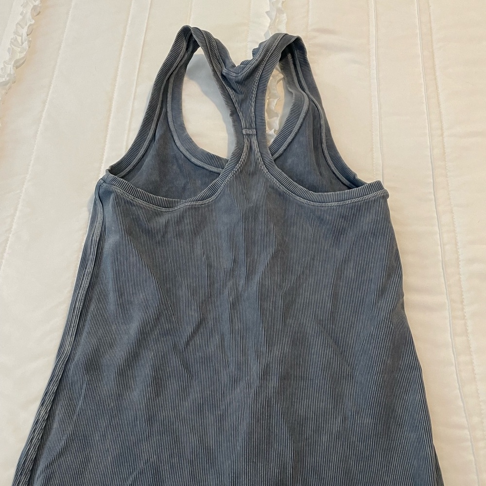 Lululemon tank - Picture 3 of 5